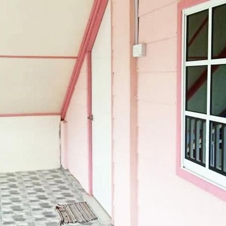 Dongorit Cabin Deluxe Room Kampong Kundassan エクステリア 写真